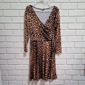 Oxiuly Leopard Print Long Sleeve Criss Cross Front Flowy Dress. Size Medium